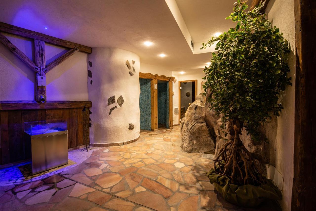 Hotel Soreghes Gran Chalet Campitello di Fassa Exterior foto